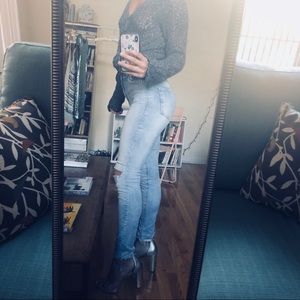 Flattering mid-waist jeans
